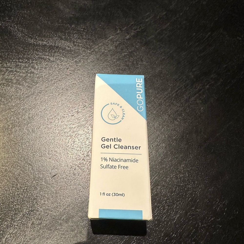 Gentle Gel Cleanser - Blue and White